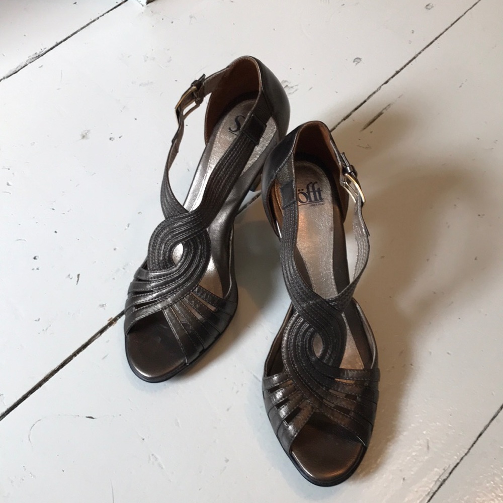 Sofft bronze color heels